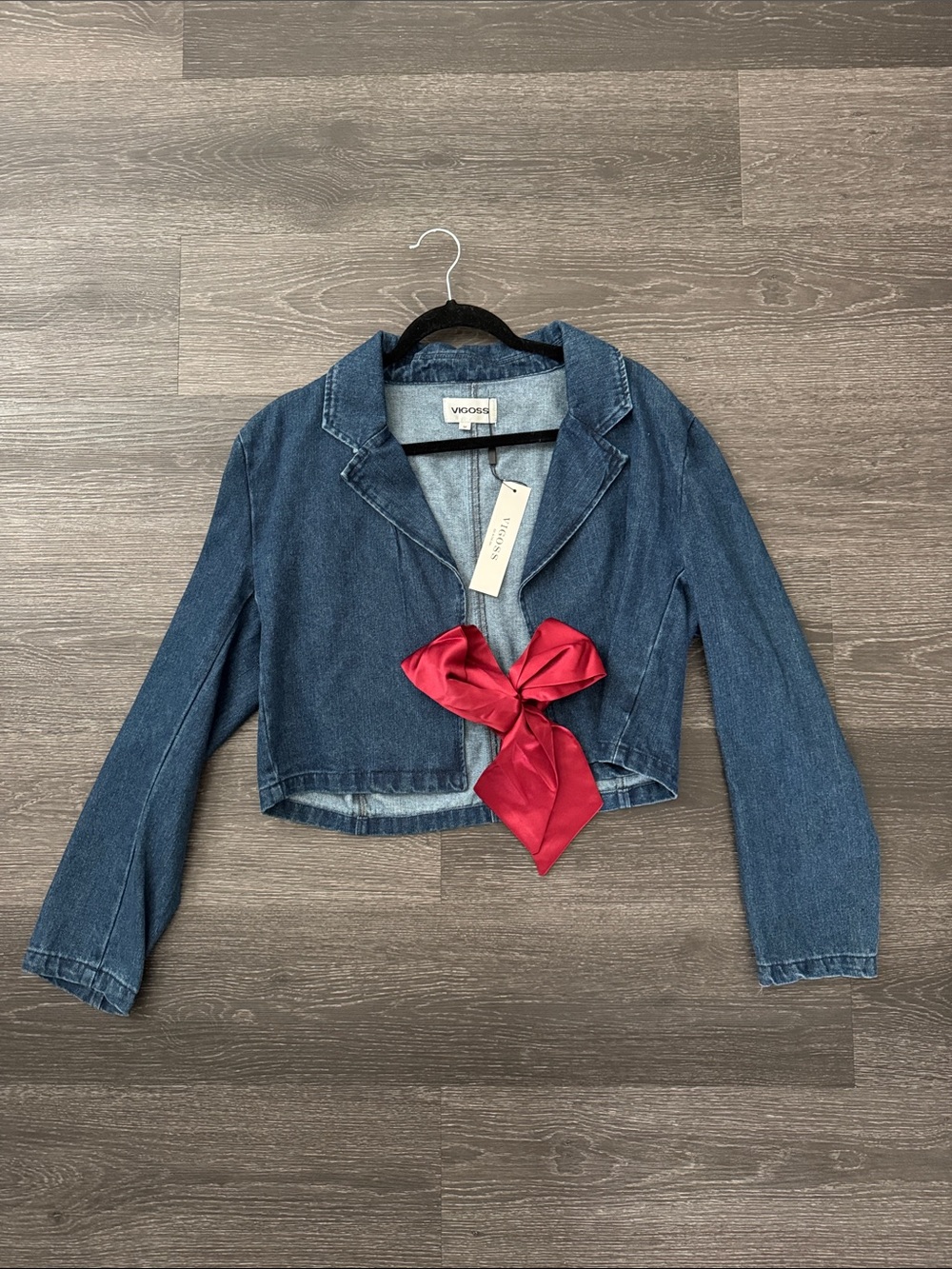 NWT Vigoss Women’s Blue Denim Cropped Jacket with burgundy/red Bow Accent